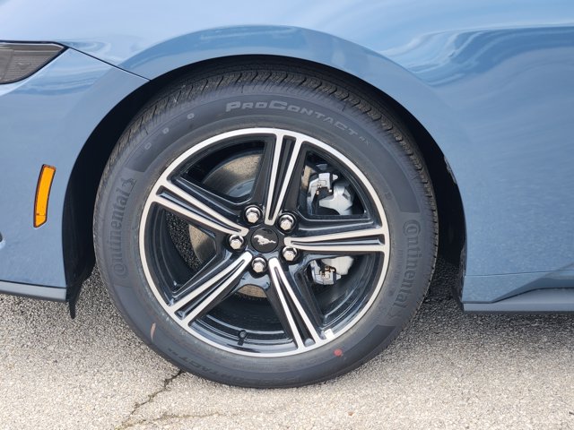 Vehicle image 7 of 21
