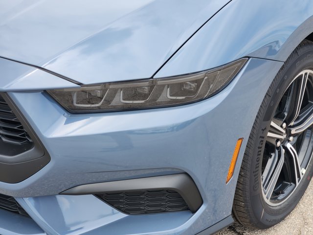 Vehicle image 5 of 21