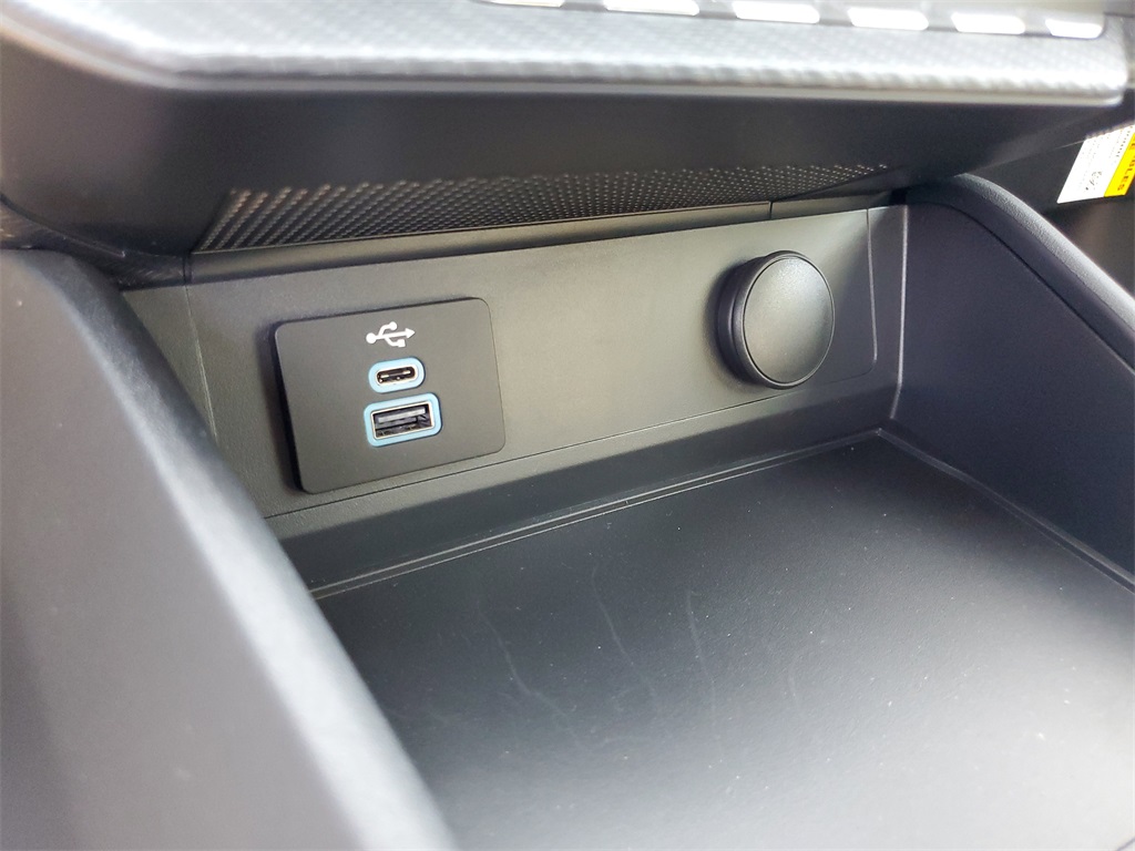 2025 Ford Mustang EcoBoost Premium Image 26 of 33