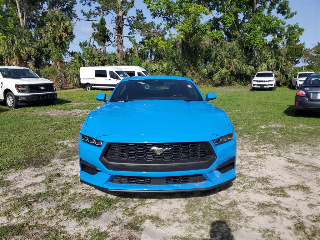 2025 Ford Mustang EcoBoost Premium Image 2 of 33