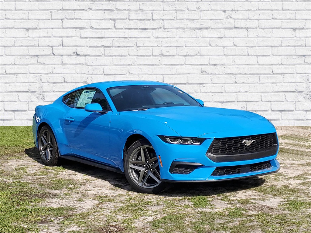 2025 Ford Mustang EcoBoost Premium Image 3 of 33