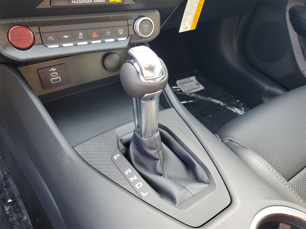 2025 Ford Mustang EcoBoost Premium Image 27 of 33