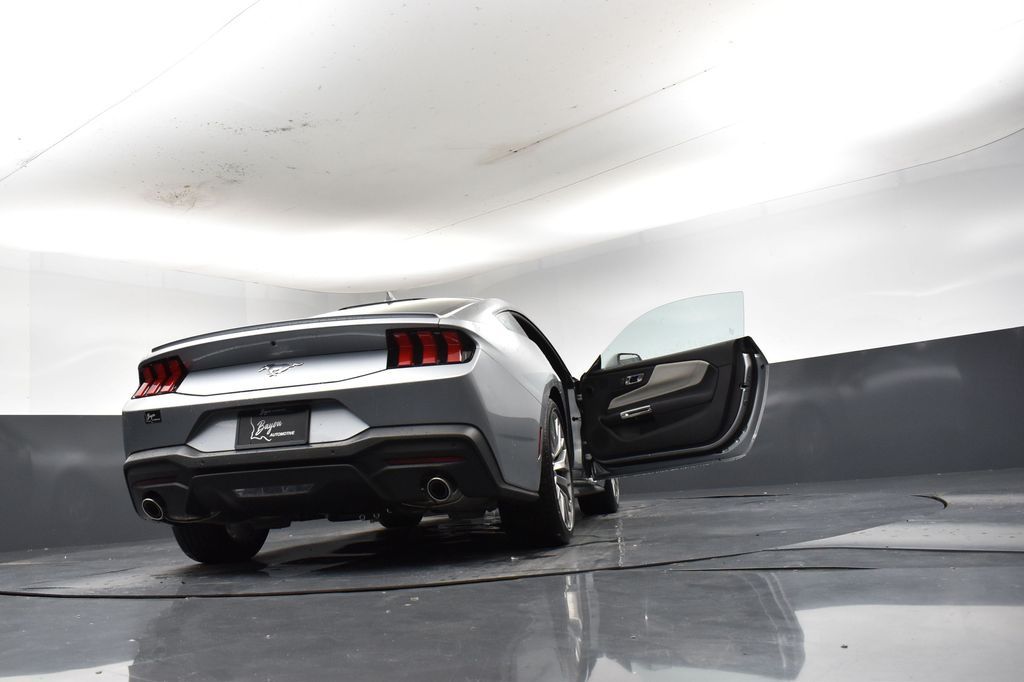 2025 Ford Mustang EcoBoost Premium Image 33 of 52
