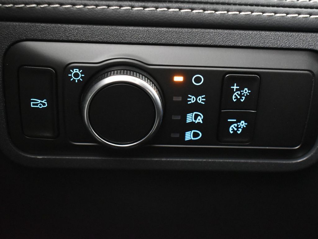 2025 Ford Mustang EcoBoost Premium Image 40 of 52