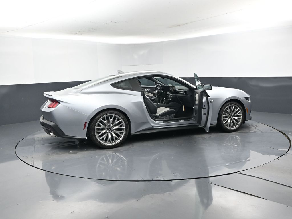 2025 Ford Mustang EcoBoost Premium Image 21 of 52