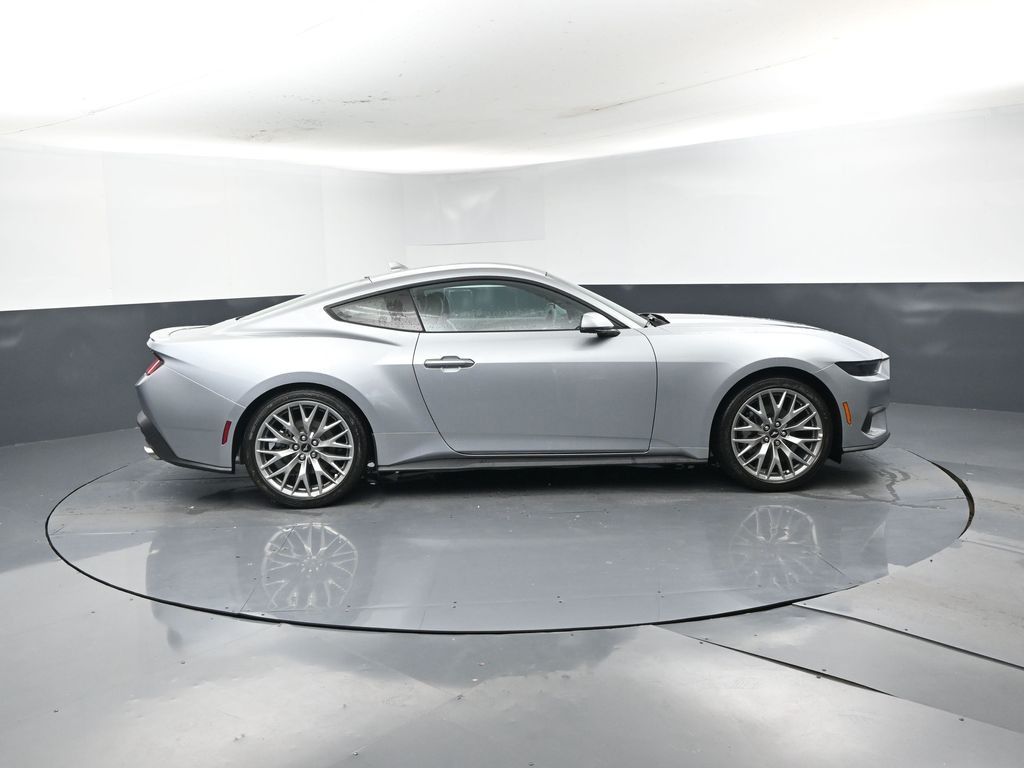 2025 Ford Mustang EcoBoost Premium Image 18 of 52