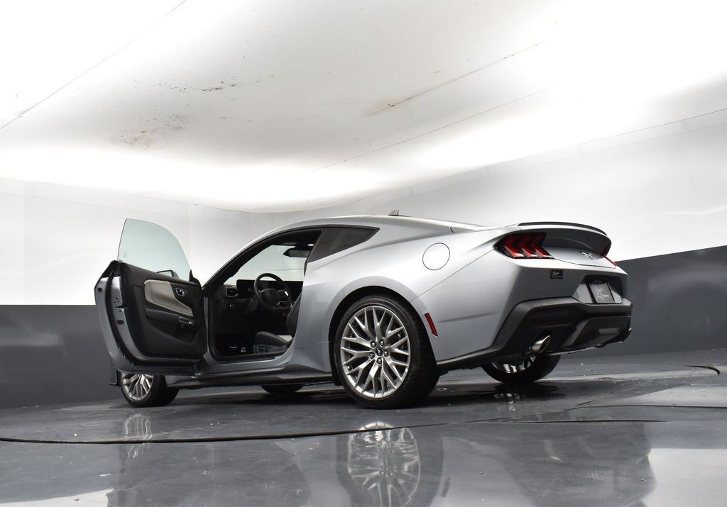 2025 Ford Mustang EcoBoost Premium Image 23 of 52