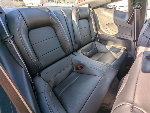 Vehicle image 21 of 26