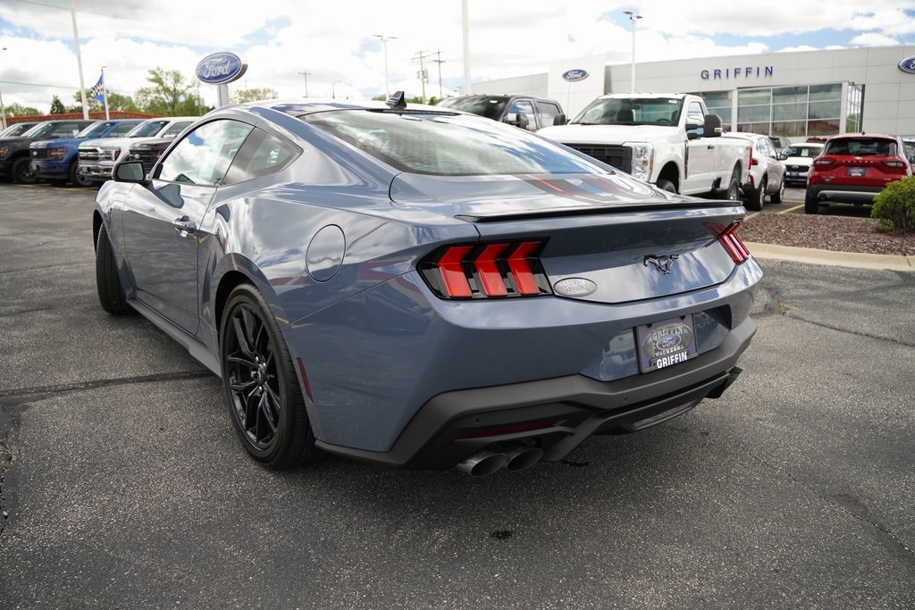 Vehicle image 5 of 18