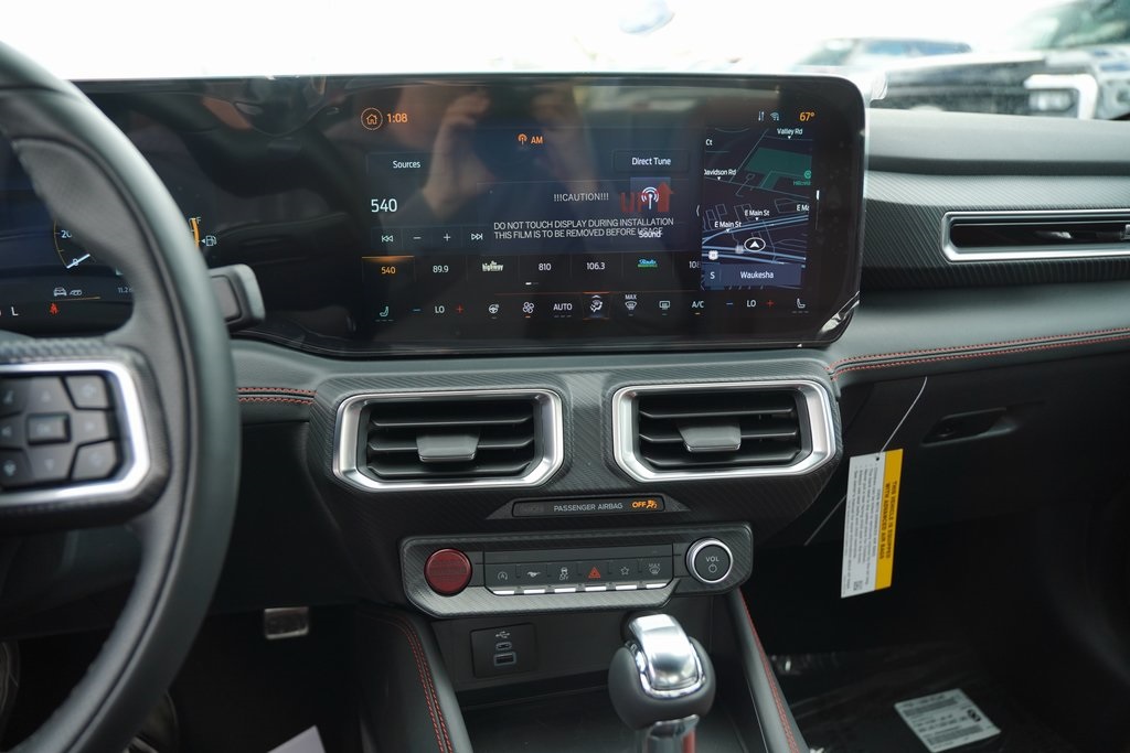 Vehicle image 14 of 18