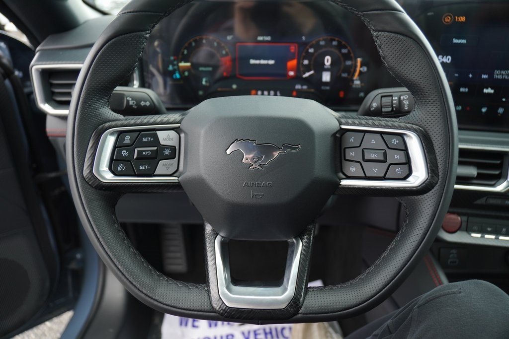 Vehicle image 12 of 18