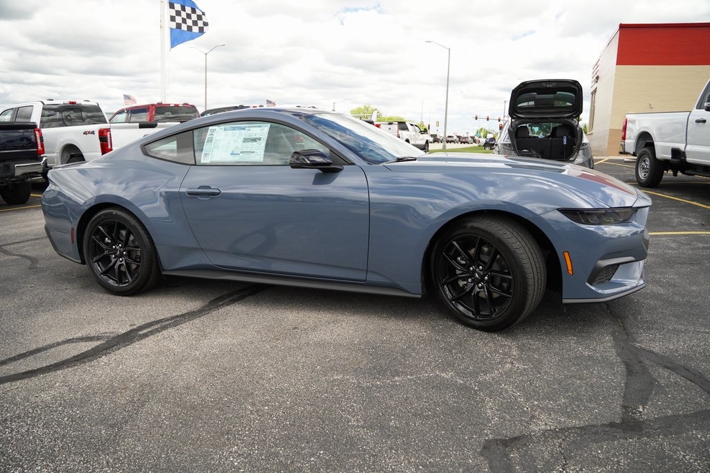 Vehicle image 3 of 18