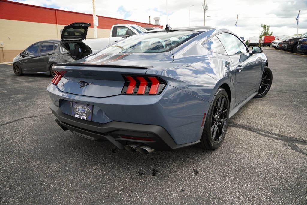 Vehicle image 4 of 18