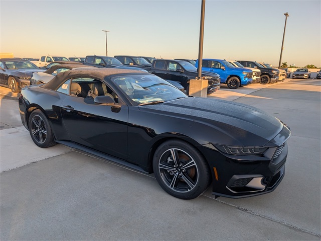 2025 Ford Mustang EcoBoost Premium Image 2 of 11