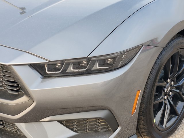 Vehicle image 5 of 23