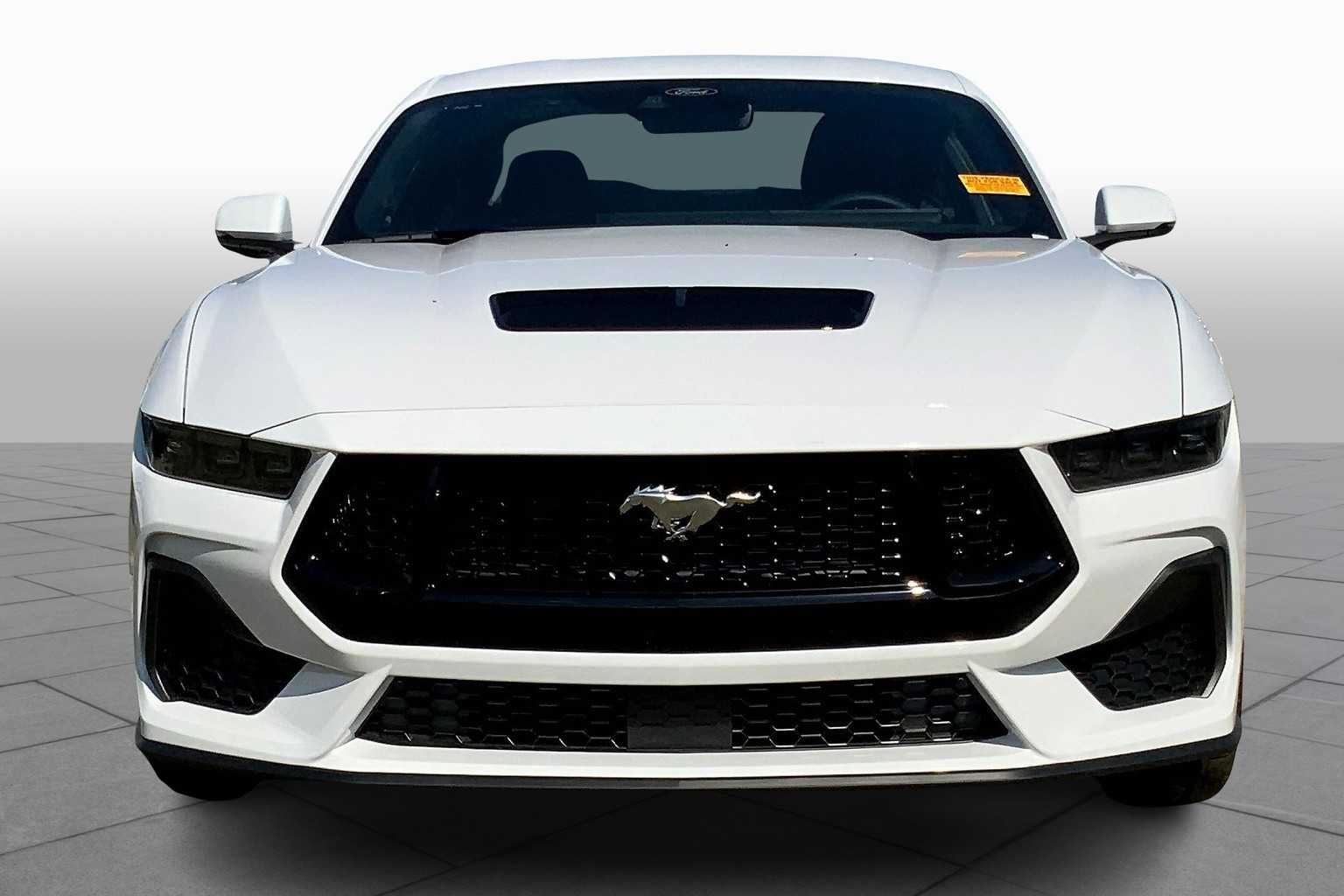 2025 Ford Mustang GT Premium Image 2 of 17