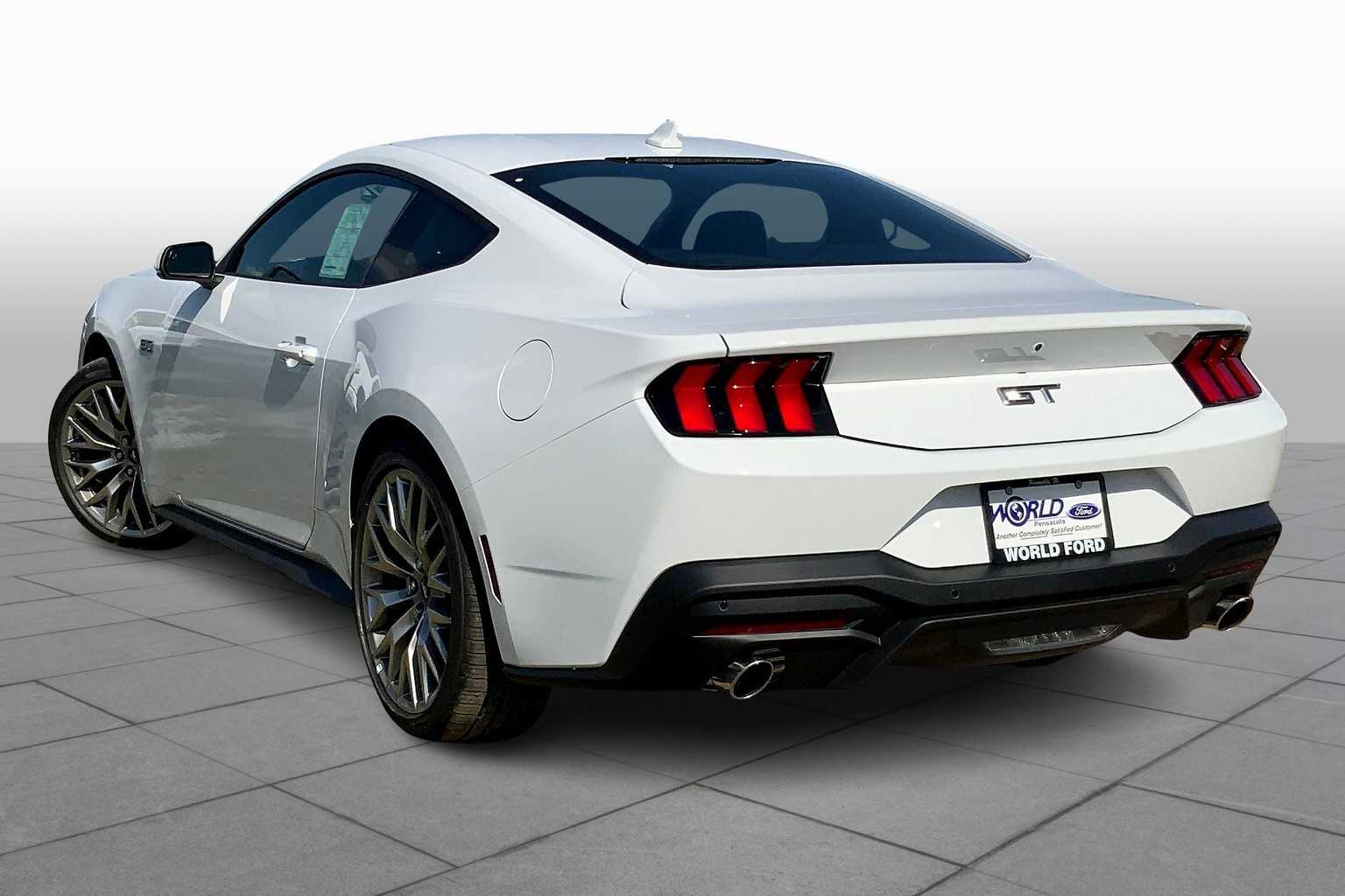 2025 Ford Mustang GT Premium Image 5 of 17