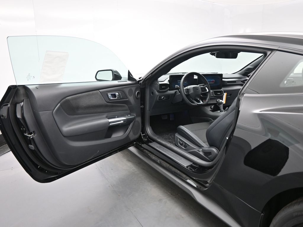 Vehicle image 43 of 51