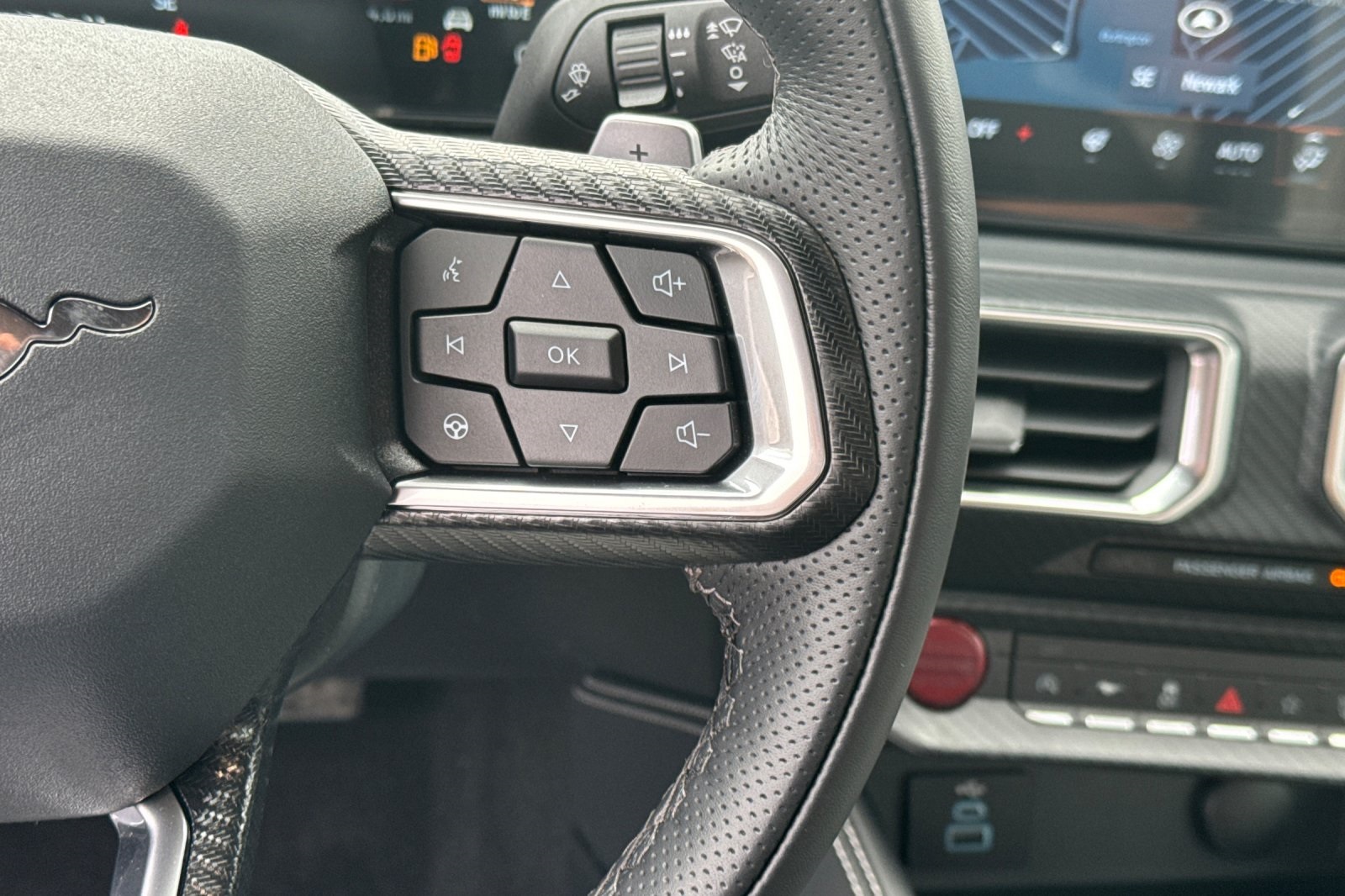 Vehicle image 28 of 33