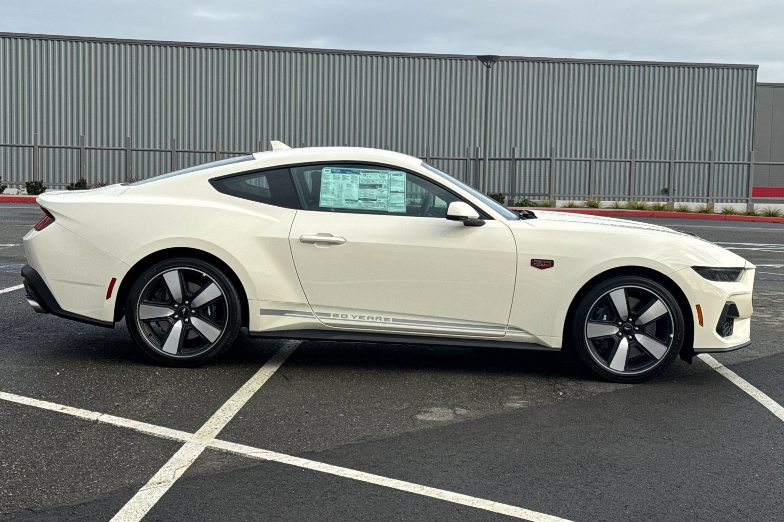 Vehicle image 4 of 33