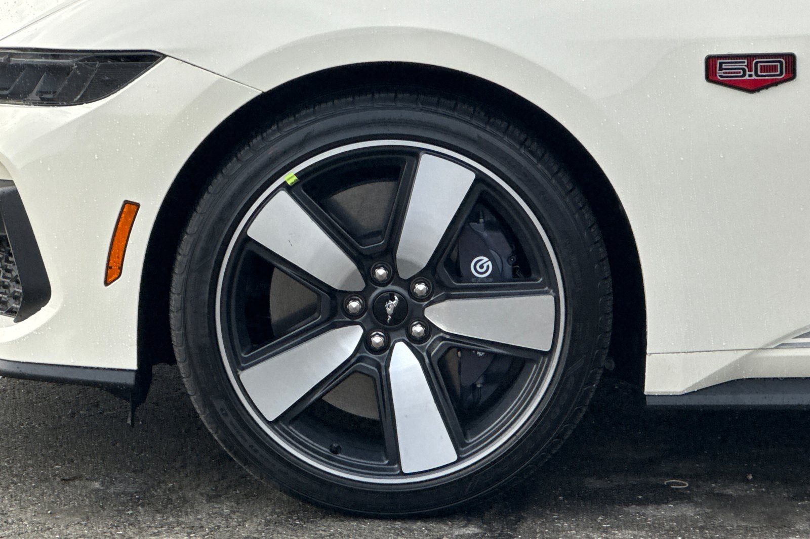 Vehicle image 31 of 33