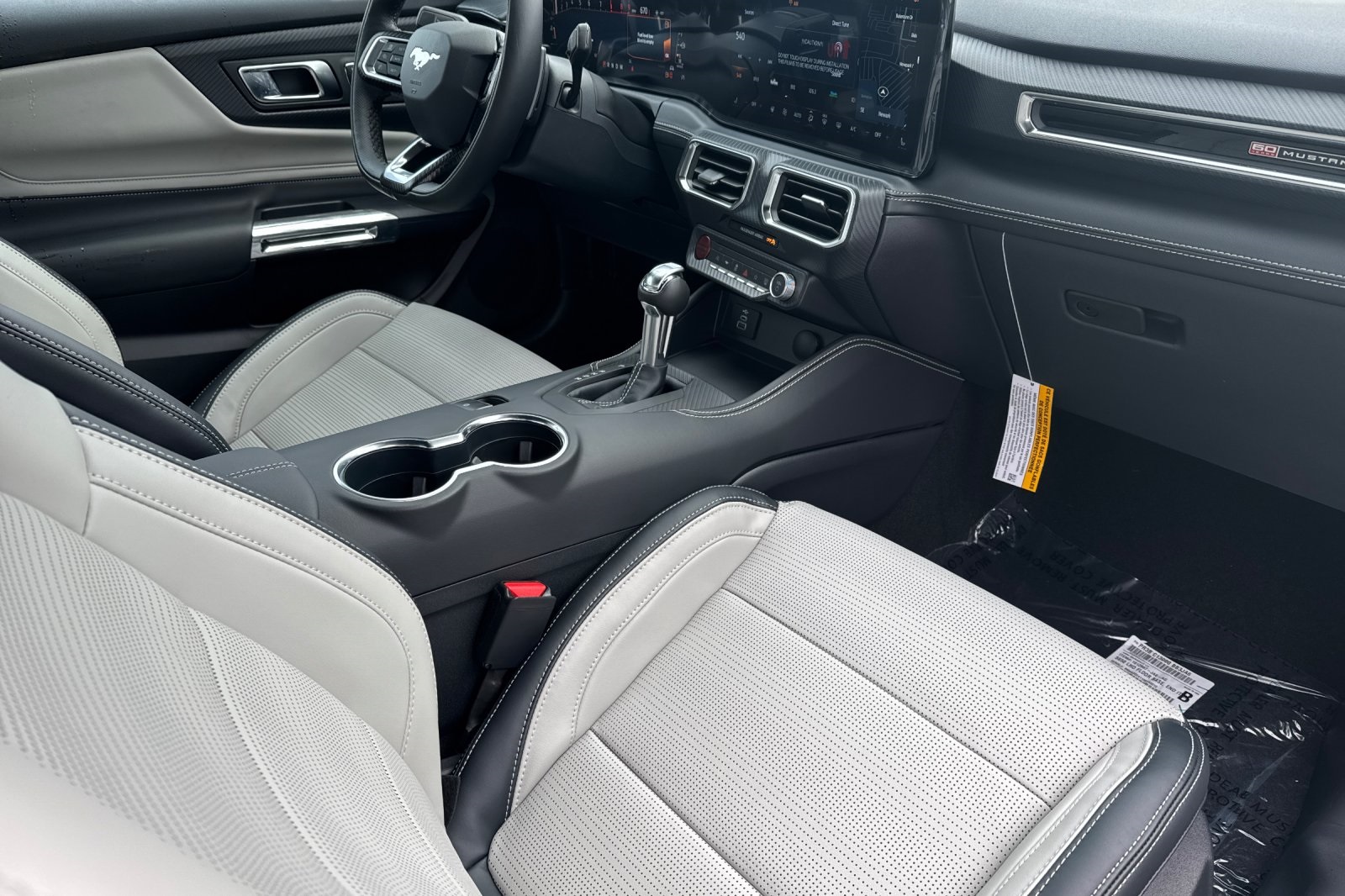 Vehicle image 16 of 33