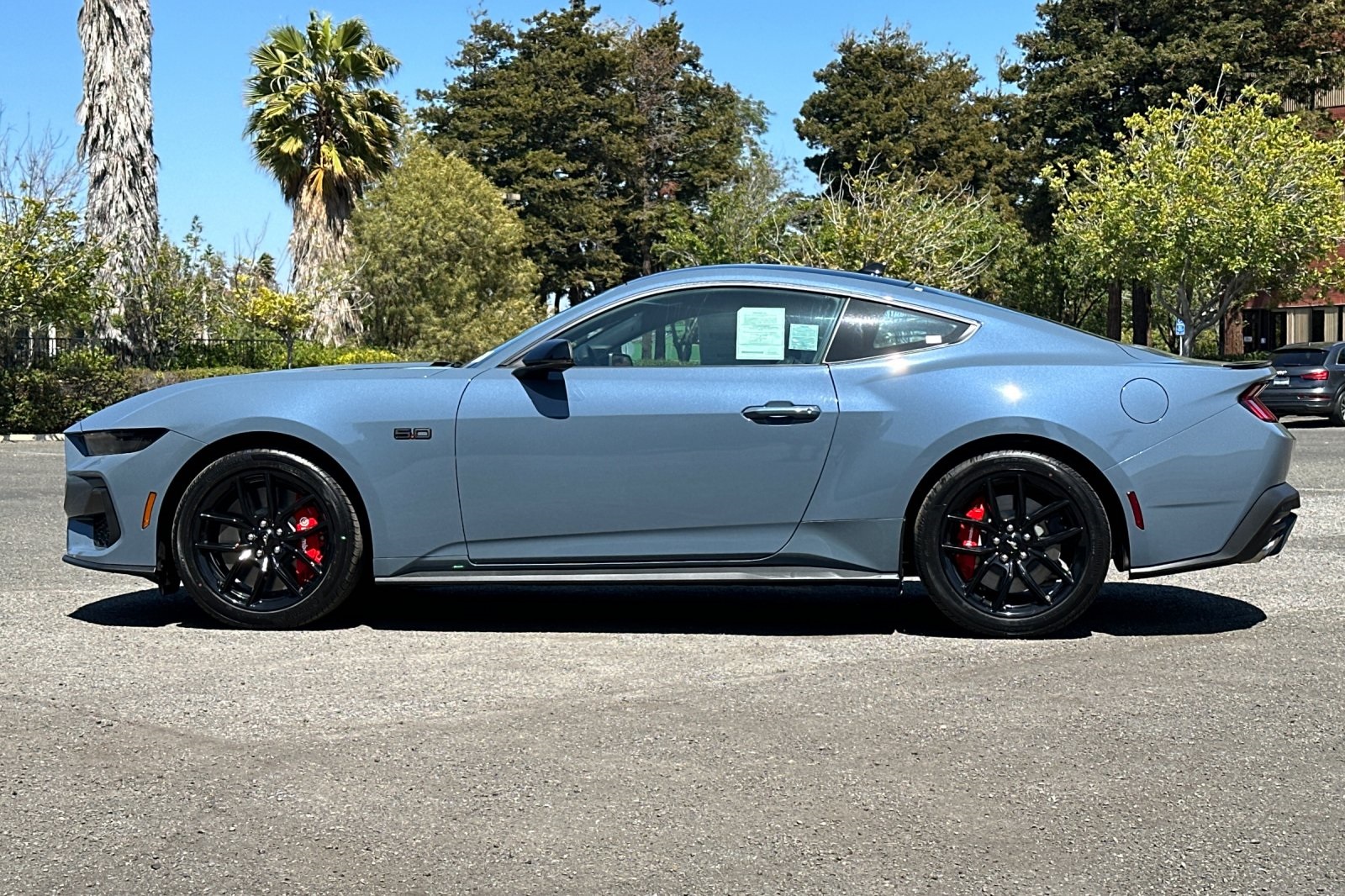 Vehicle image 8 of 31