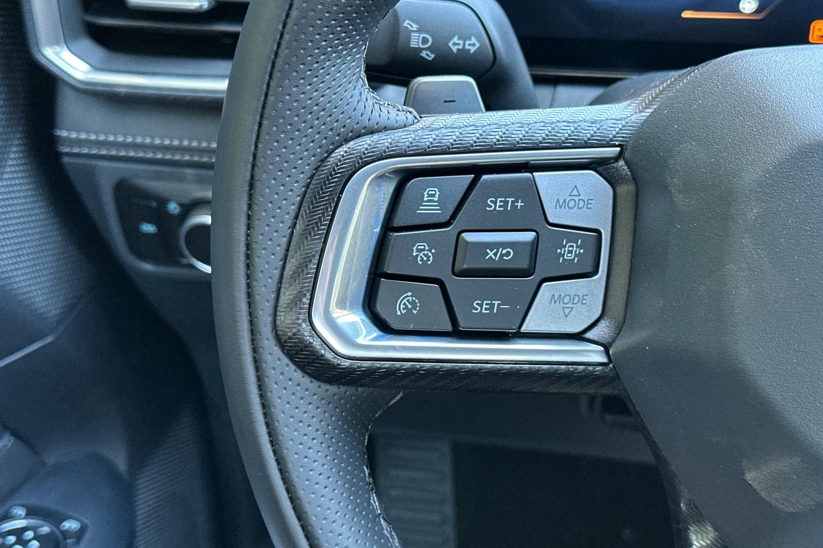 Vehicle image 25 of 31