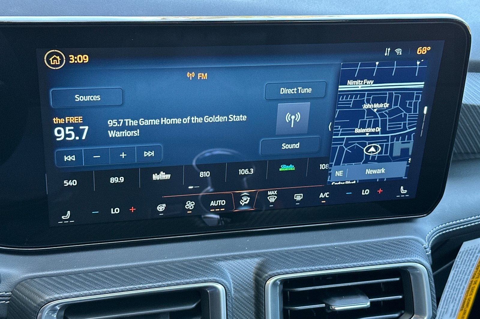 Vehicle image 18 of 31