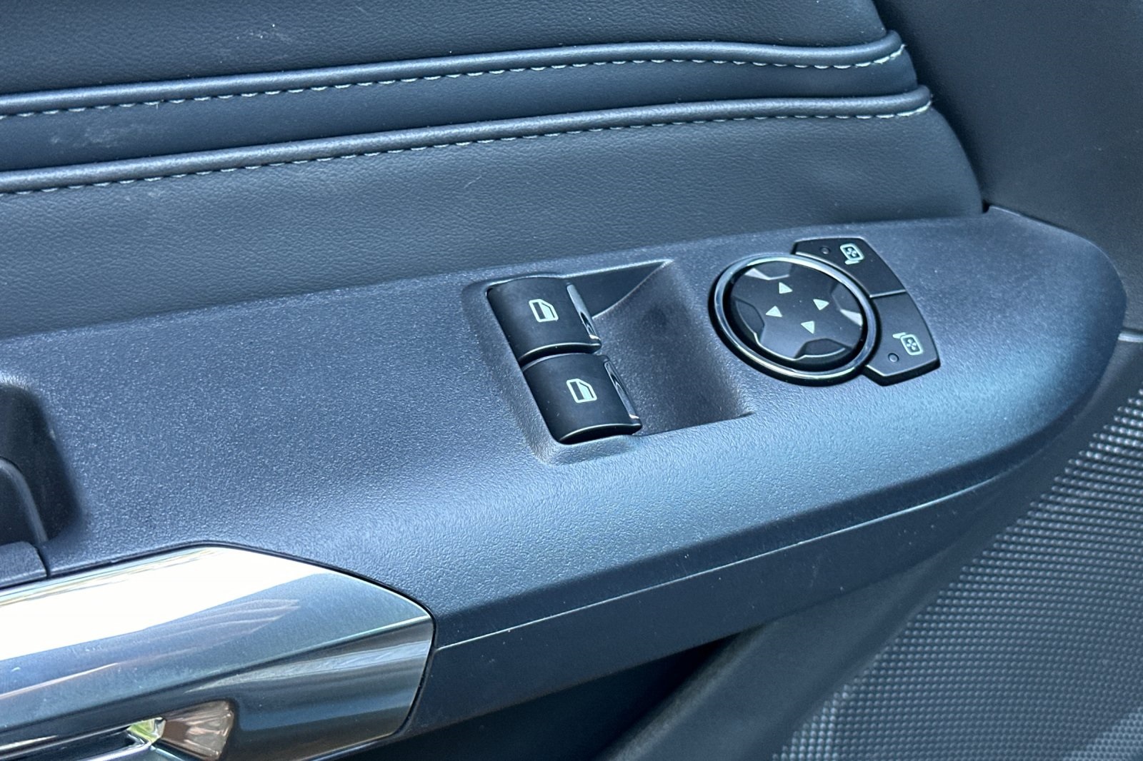 Vehicle image 11 of 31
