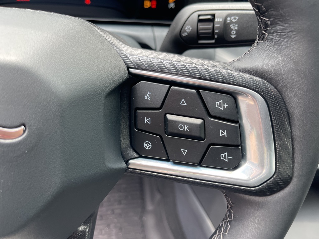Vehicle image 22 of 31