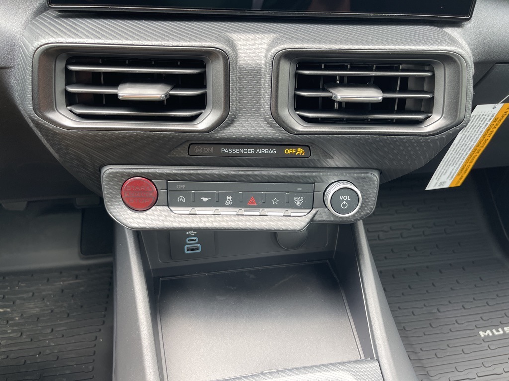 Vehicle image 25 of 31