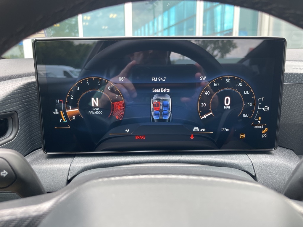 Vehicle image 17 of 31