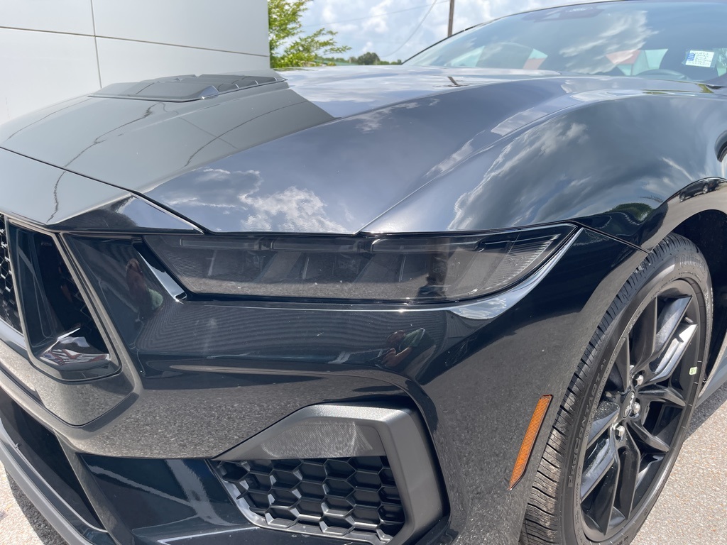 Vehicle image 3 of 31