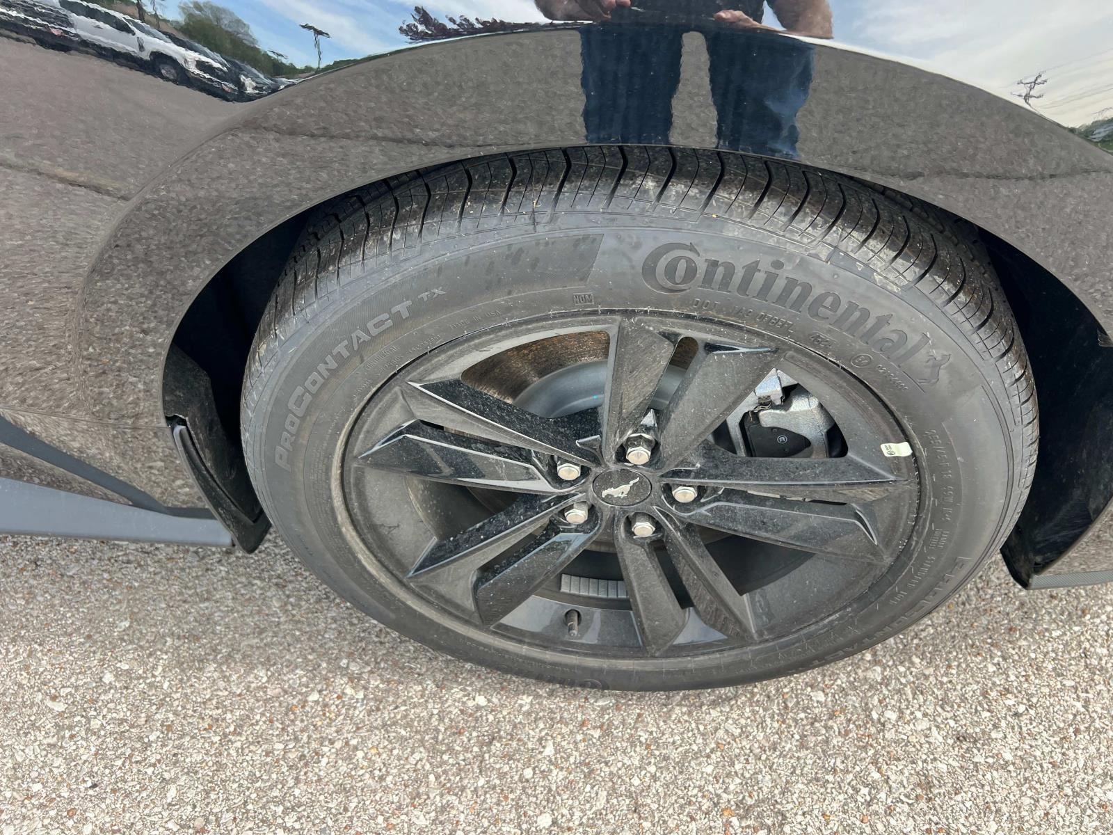 Vehicle image 9 of 31