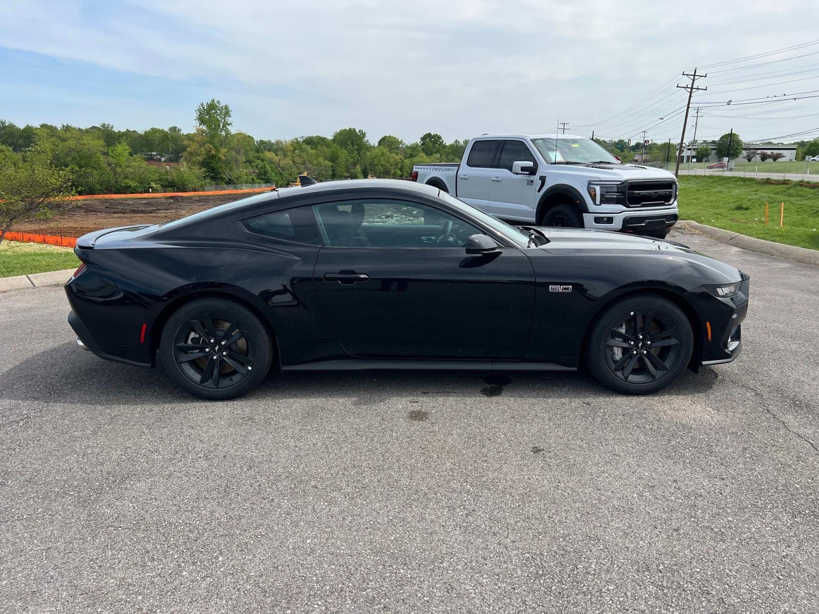 Vehicle image 4 of 31