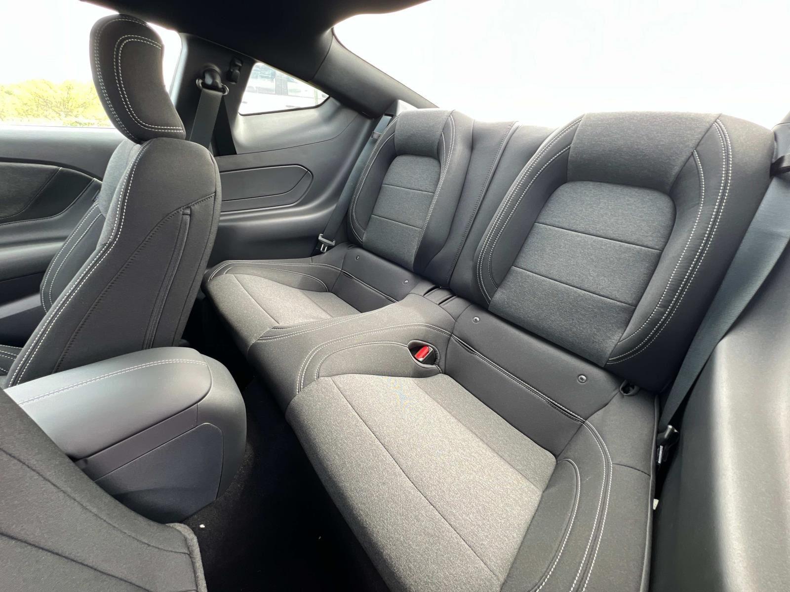 Vehicle image 11 of 31