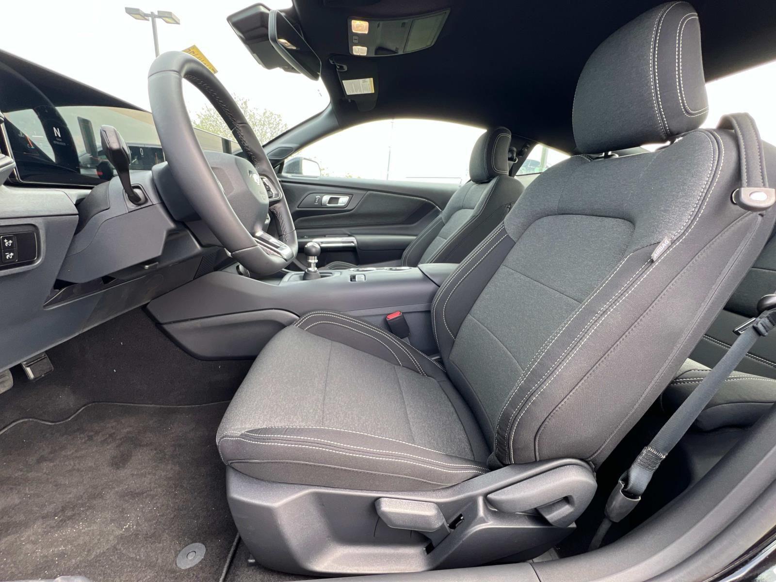 Vehicle image 12 of 31