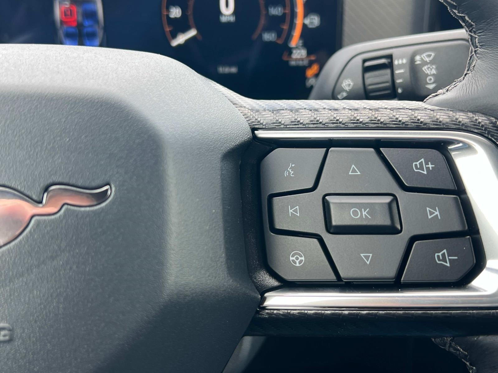 Vehicle image 23 of 31
