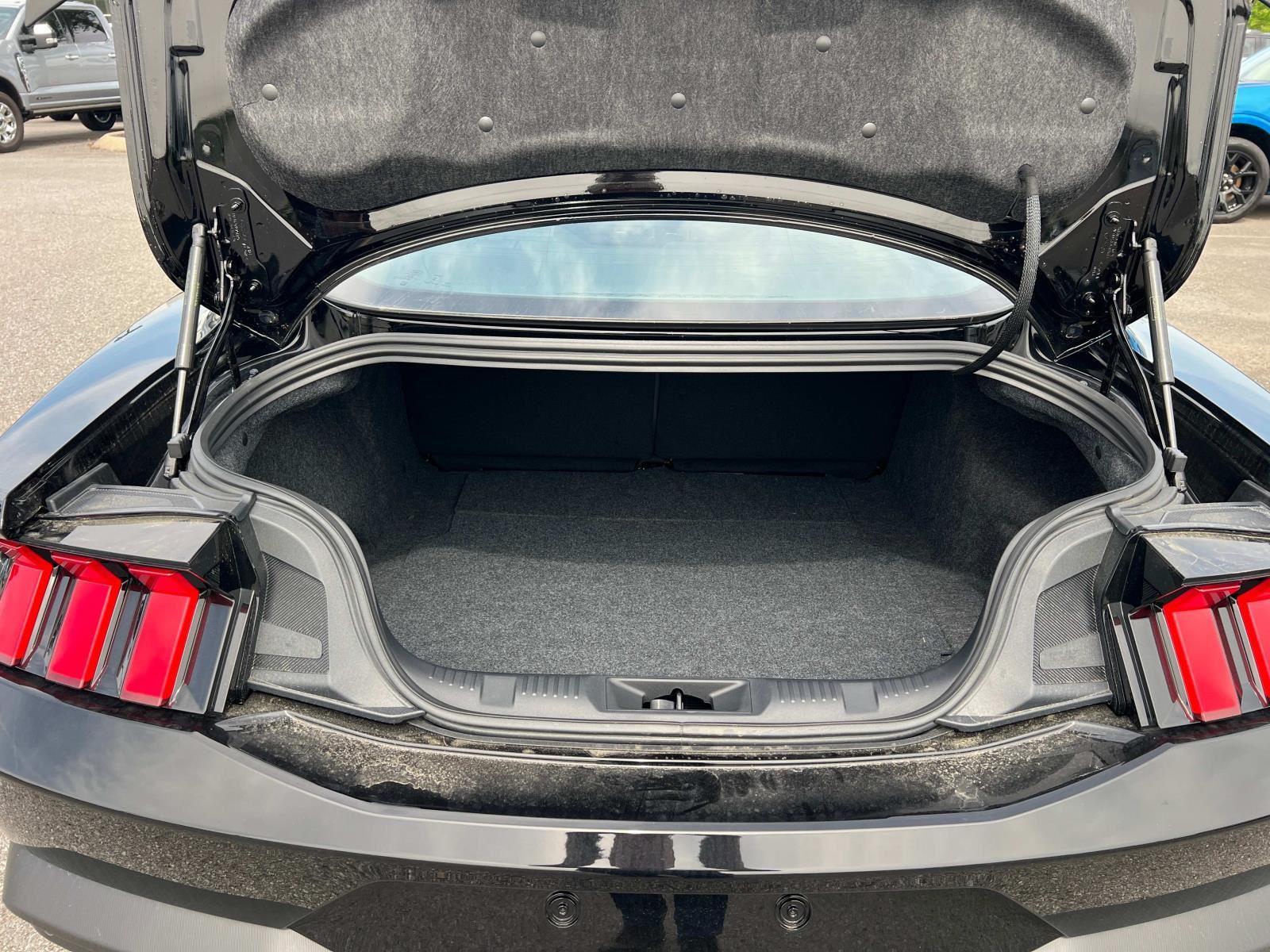 Vehicle image 10 of 31