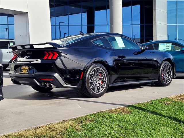 2025 Ford Mustang GT Image 3 of 10