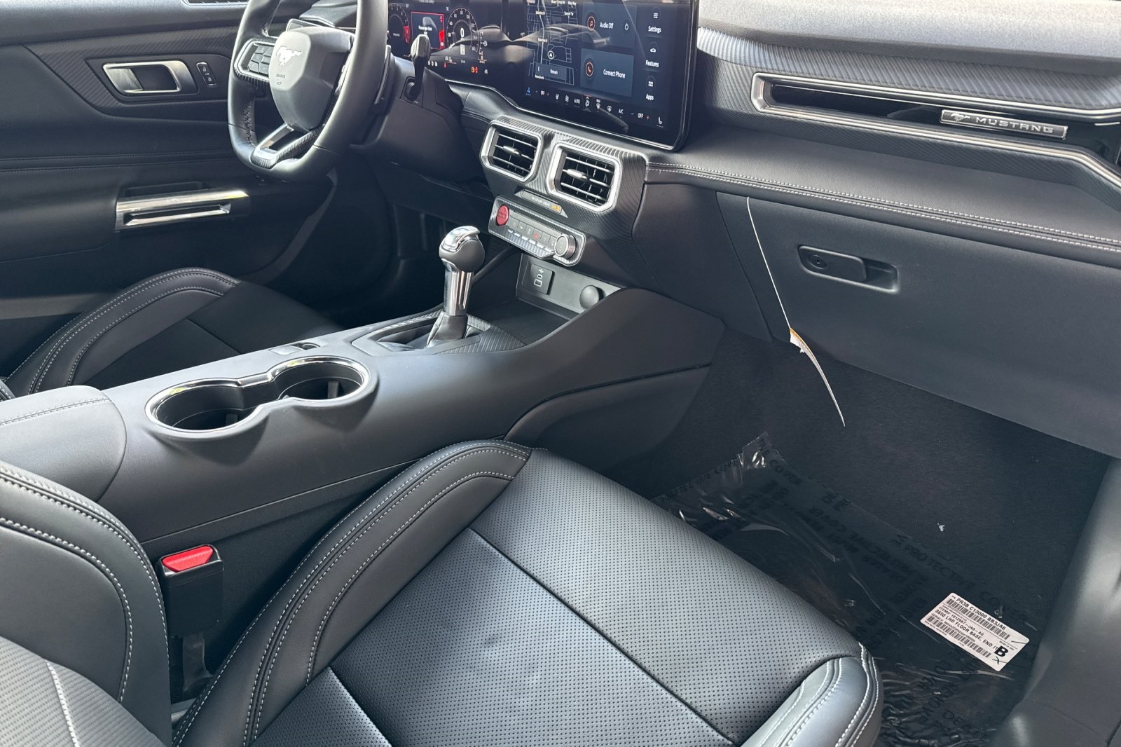 Vehicle image 16 of 32