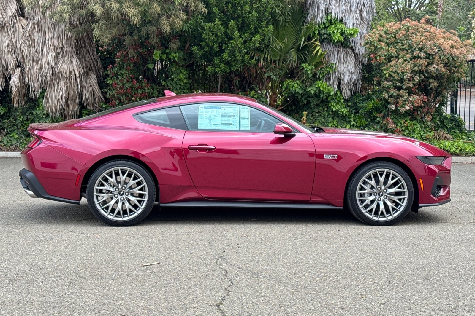 Vehicle image 4 of 32