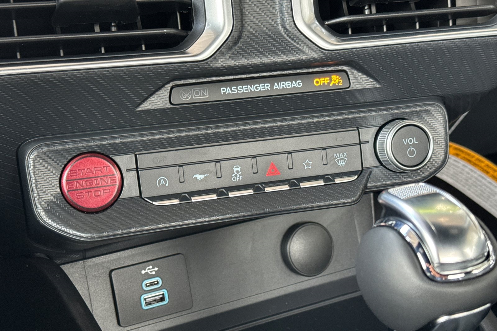 Vehicle image 22 of 32