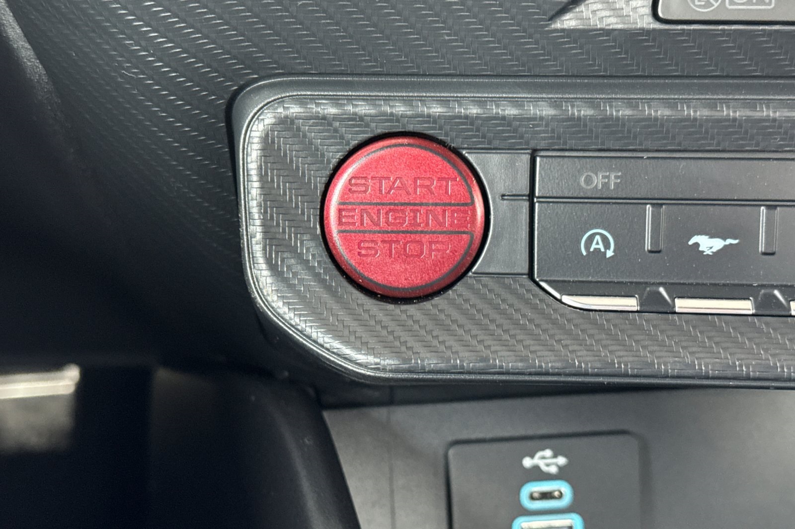 Vehicle image 24 of 32