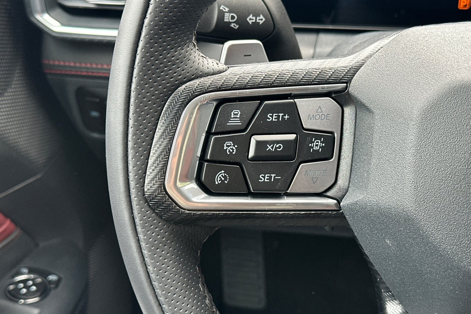 Vehicle image 25 of 31