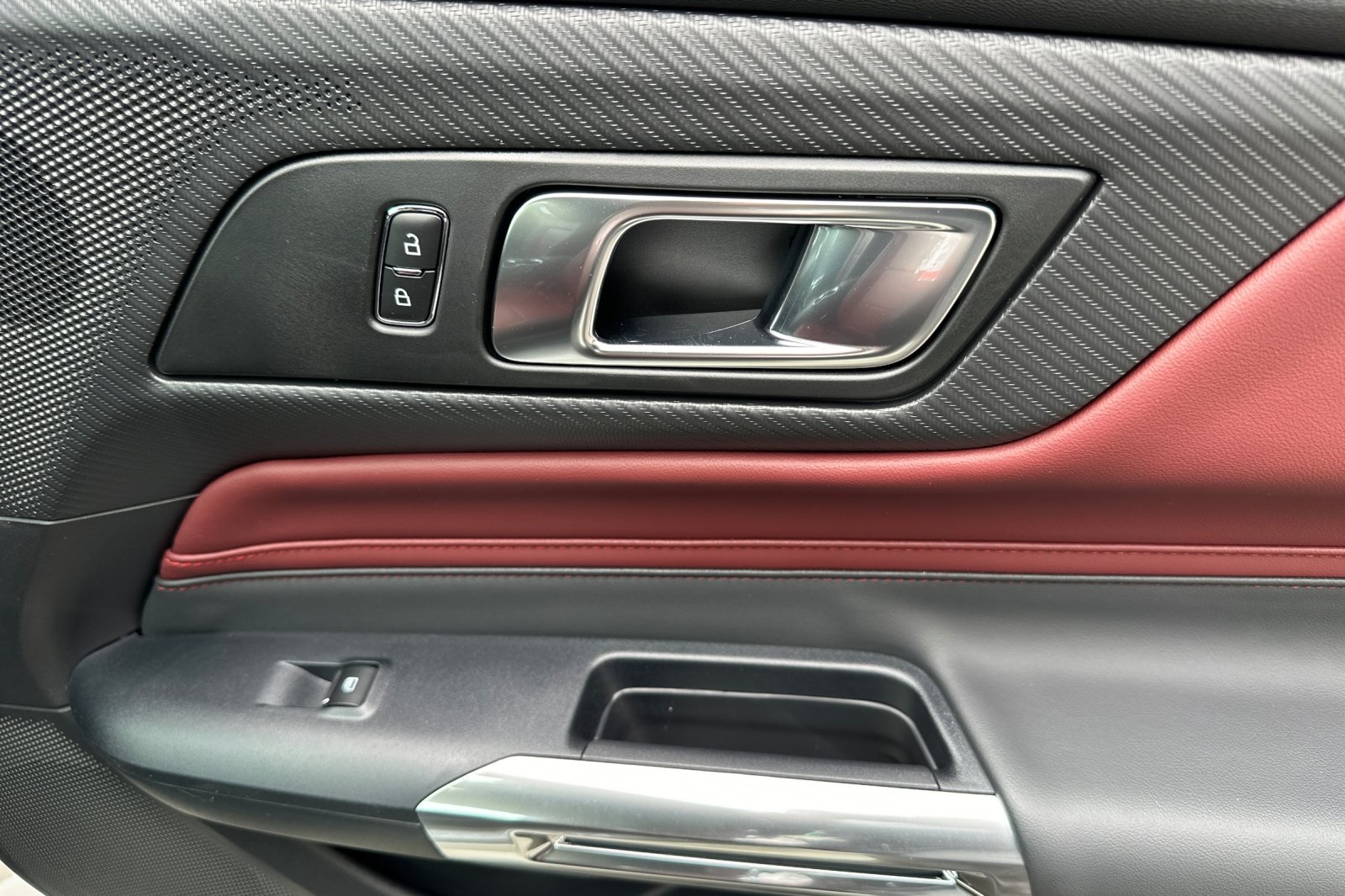 Vehicle image 17 of 31