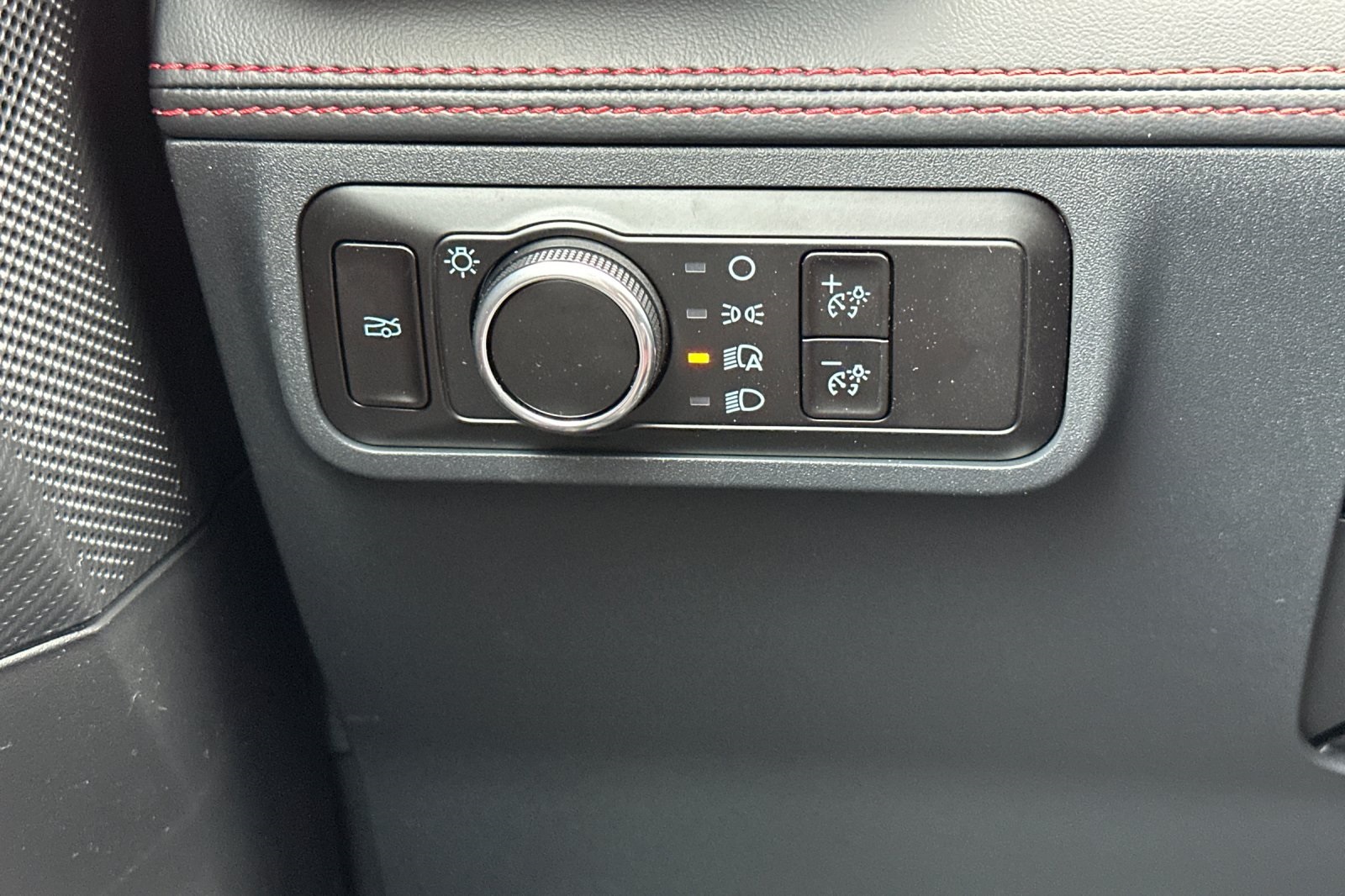Vehicle image 28 of 31