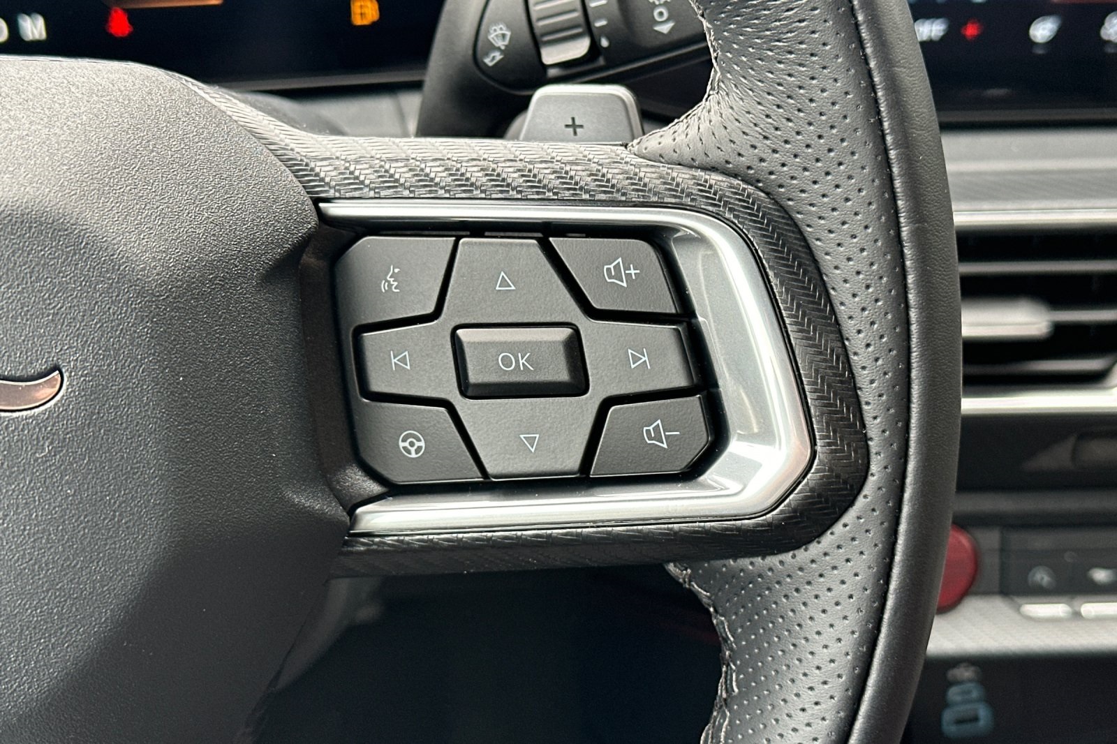 Vehicle image 26 of 31