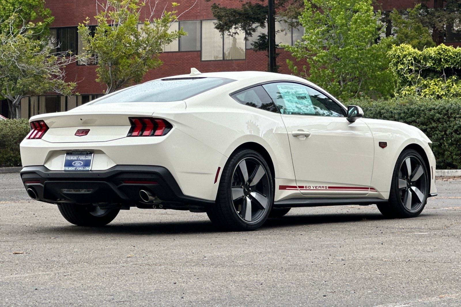 Vehicle image 4 of 31